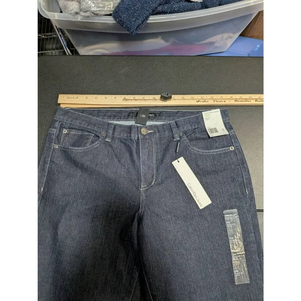 NWT CALVIN KLEIN DARK RINSE REGUALR FIT FLARE LEG PREMIUM WOMEN JEANS 14/32